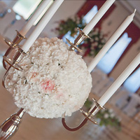Dekoracja kwiatowa sali weselnej i stołów